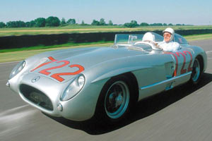 "Mercedes-Benz-300SLR", послуживший прототипом при разработке внешнего облика МАЗ-1500